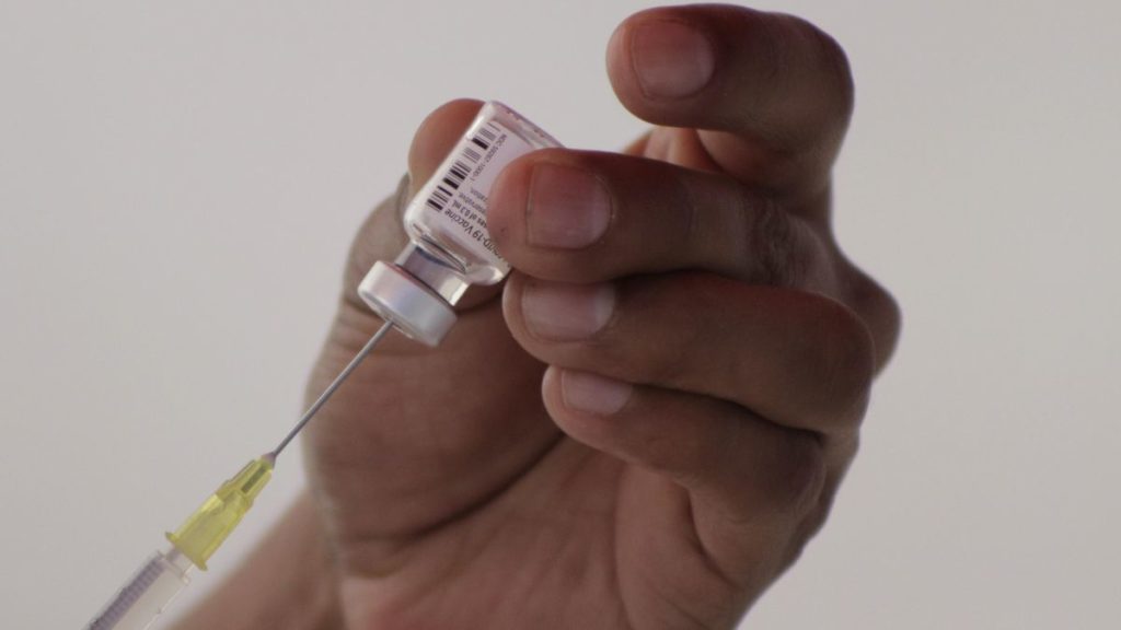 A Nurse Got Coronavirus After Being Vaccinated