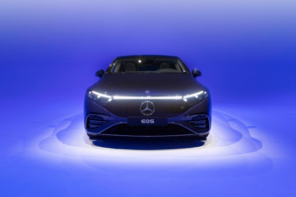 All the tech crammed into the 2022 Mercedes-Benz EQS