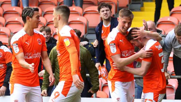 Blackpool 3-3 Oxford United (6-3 on aggregate): Seasiders reach League One play-off final