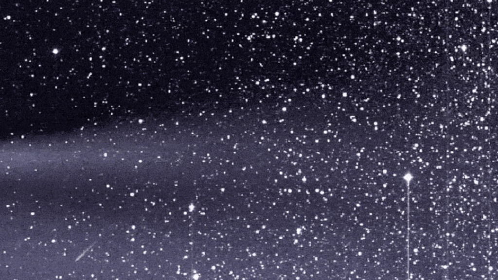 This Spacecraft Accidentally Flew Through a Comet’s Tail and Took a Crazy Photo