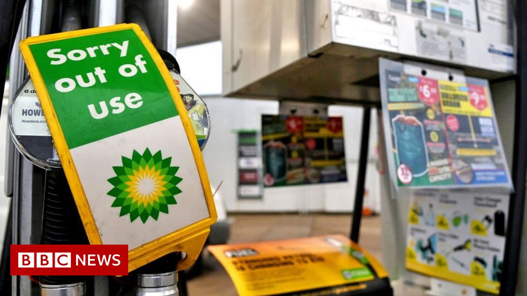 Petrol driver shortage: Ministers meeting over lack of supply