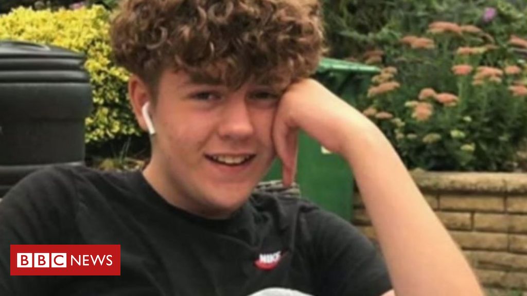 Olly Stephens: Three teenagers detained over boy’s stabbing death