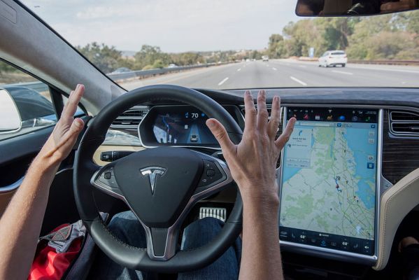 MIT study finds Tesla drivers become inattentive when Autopilot is activated
