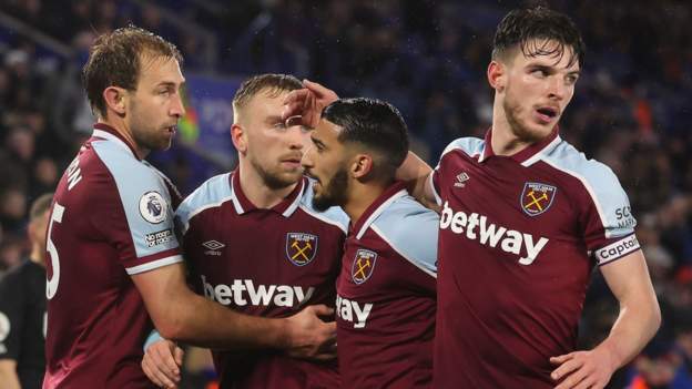 West Ham snatch late draw at Leicester