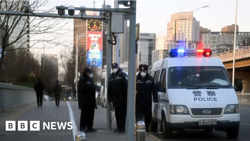 China Covid: Chinese protesters say police seeking them out