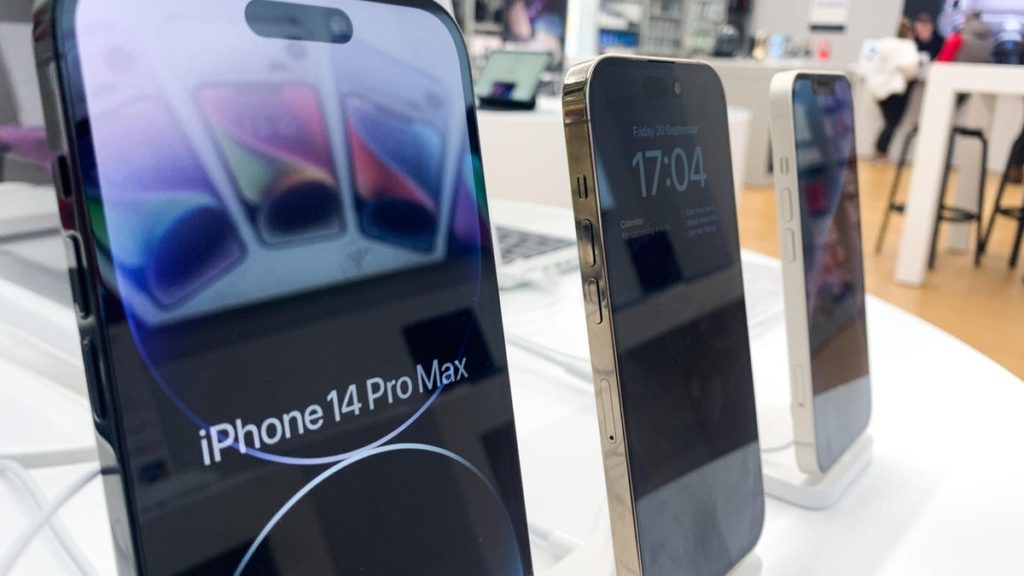 Apple Reportedly Faces Shortfall Of 6 Million iPhones Amid China Factory Protests